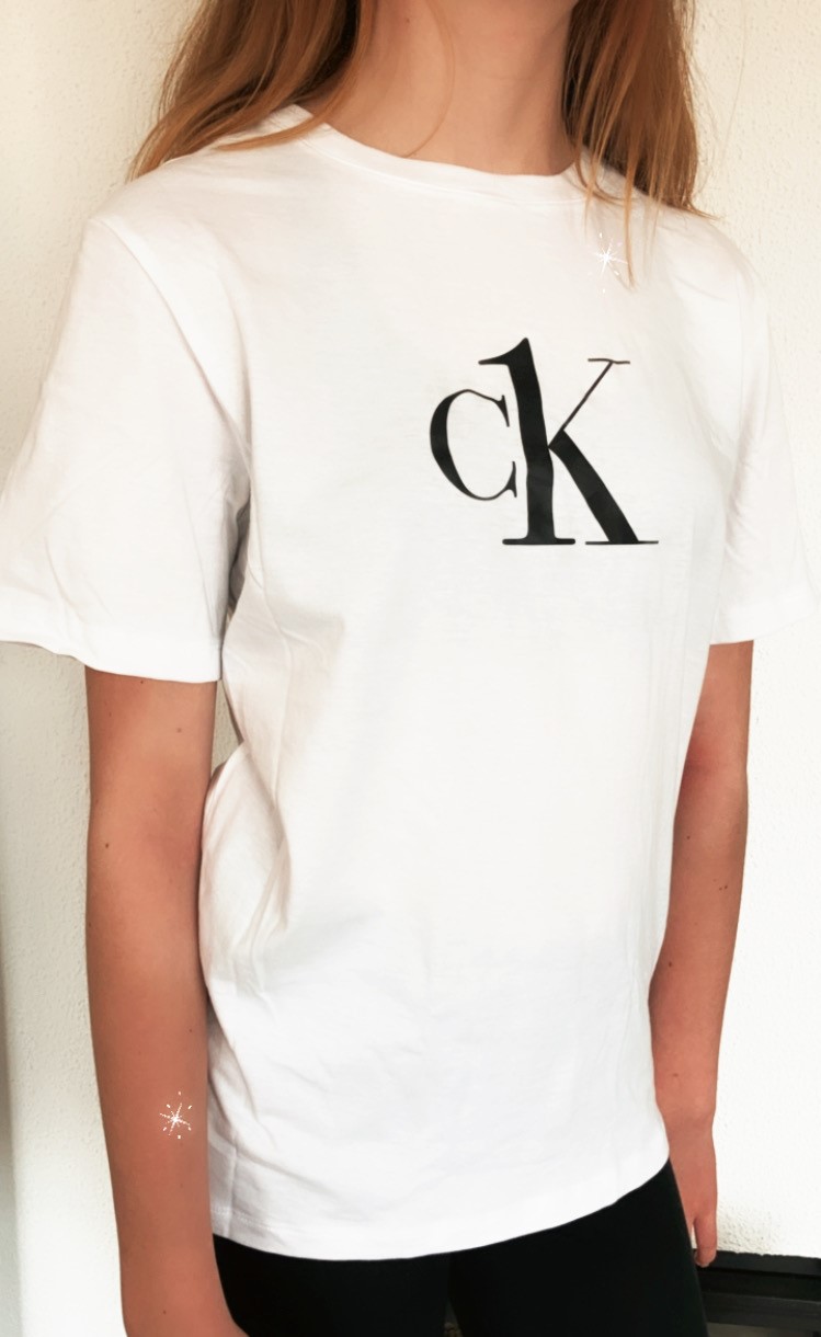 Levně Dětské triko Calvin Klein B700327